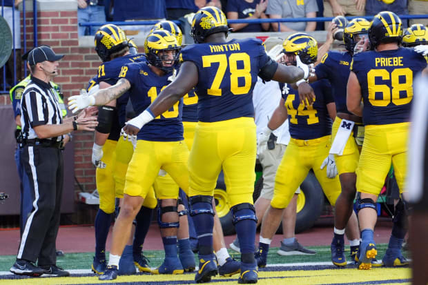 Michigan Football offensive line