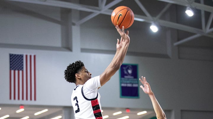 A national writer says that Syracuse basketball 4-star guard Kiyan Anthony is a freshman to watch this coming season.