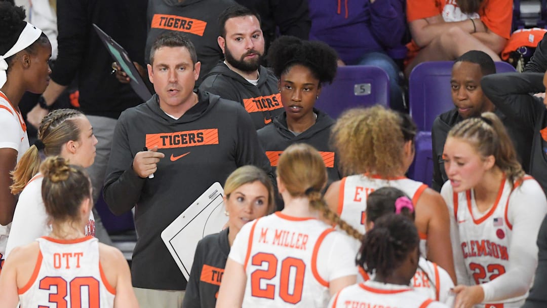 Clemson Coach Shawn Poppie with the team playing Jackson State University during the fourth quarter at Littlejohn Coliseum in Clemson, S.C. Monday, Nov 4, 2024.