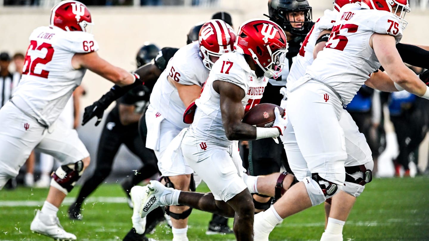 CBS B1G TIME 比賽中排名第 8 的印第安納橄欖球隊主場迎戰密西根隊