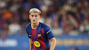 Gavi lors du match entre le FC Barcelone et Como, pour le trophée Joan Gamper.