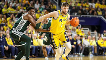 Michigan center Hunter Dickinson (1)