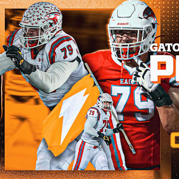 Jackson Cantwell wins the 2025 National Football Player of the Year Award