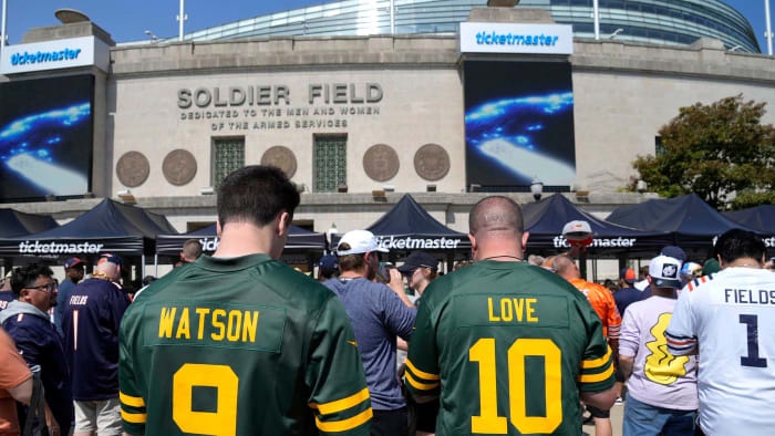 The old Soldier Field will be removed under the new Bears plan for a stadium. 