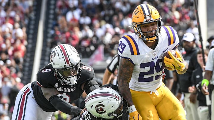 LSU freshman Caden Durham (29) runs at South Carolina on Saturday. Durham prepped at Duncanville High School and was SBLive's first team all-Texas running back in 2023.