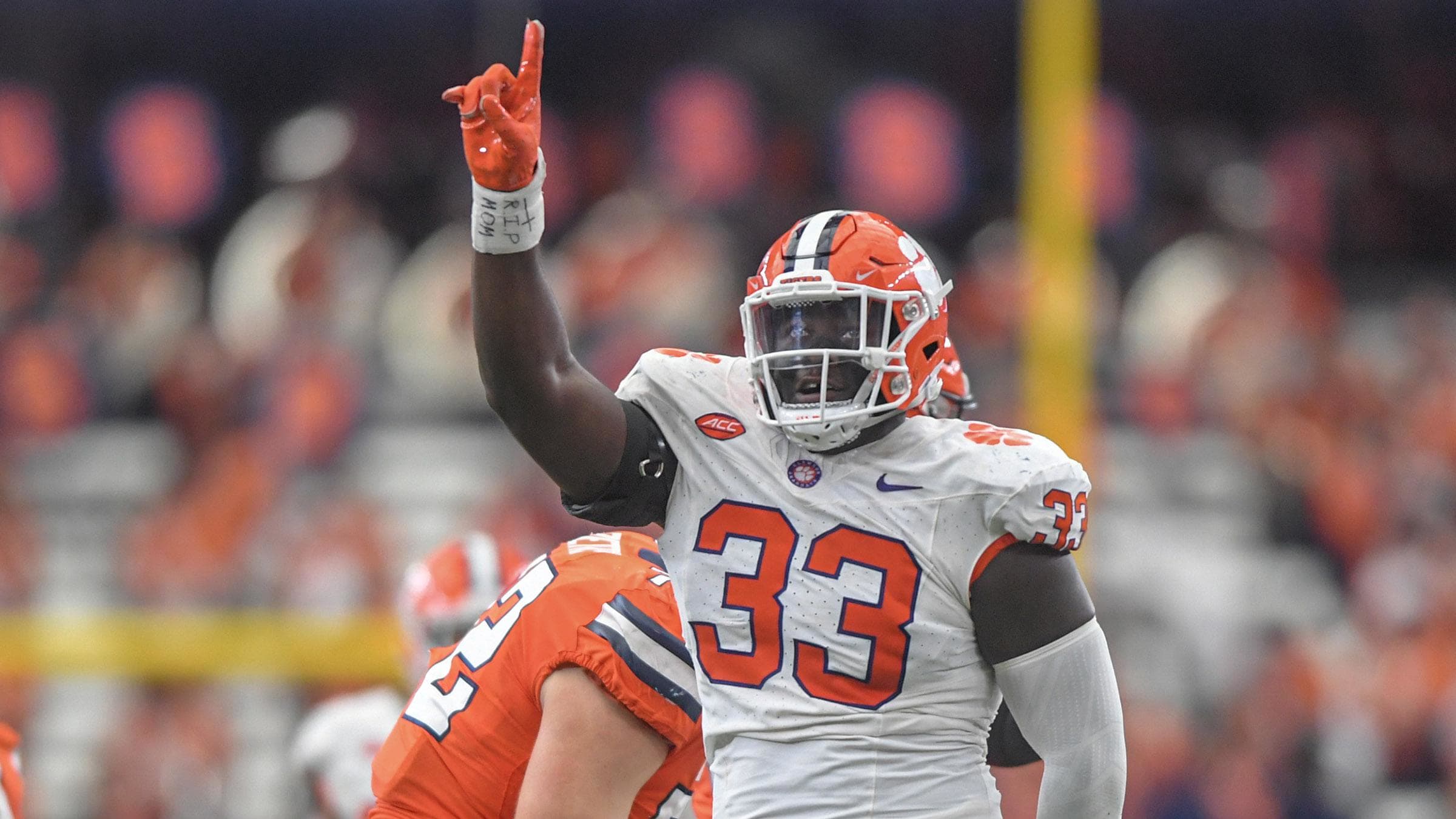 Clemson defensive tackle Ruke Orhorhoro 