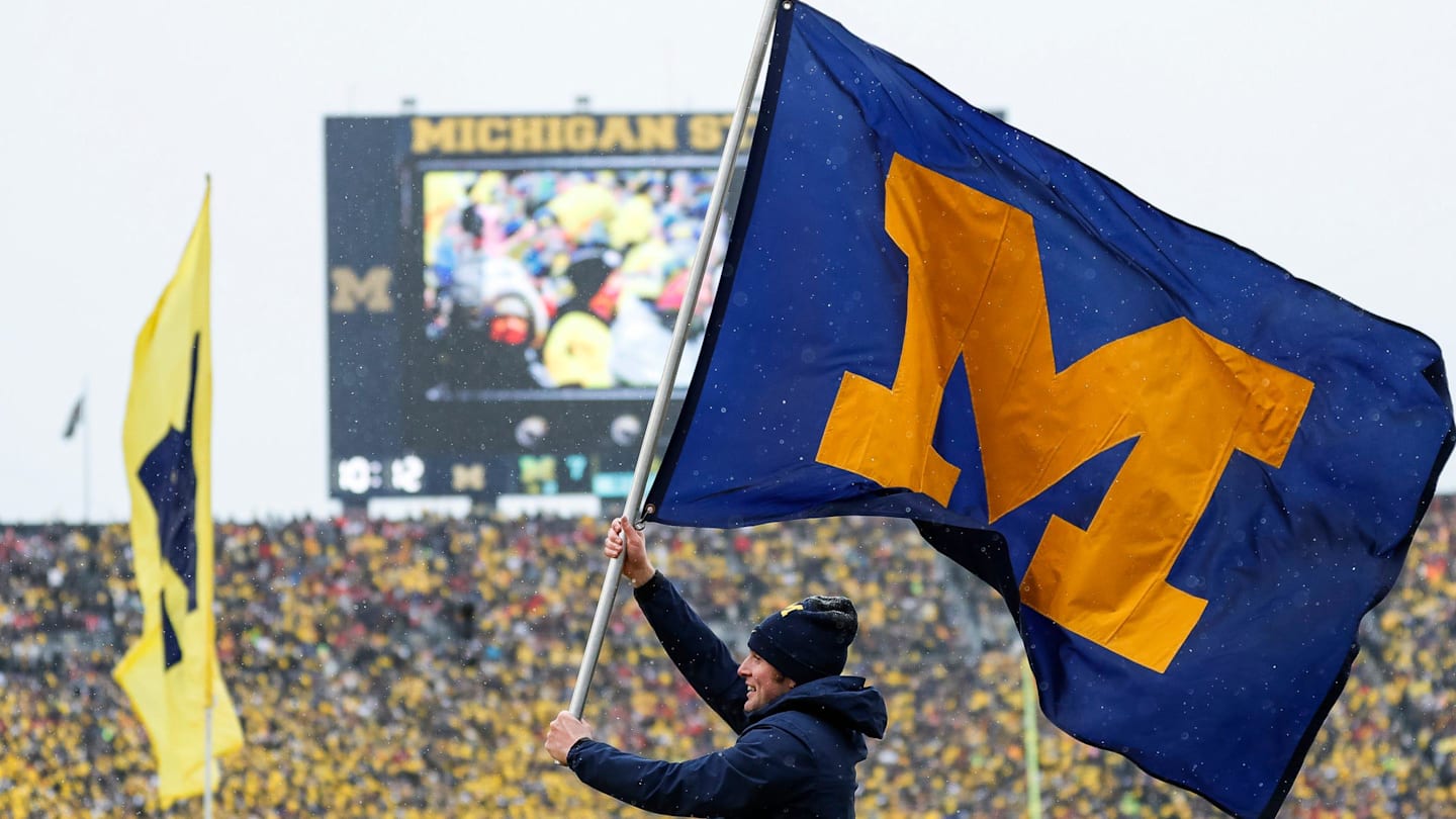 Recruiting News: Michigan football commit rises up recruiting ranks