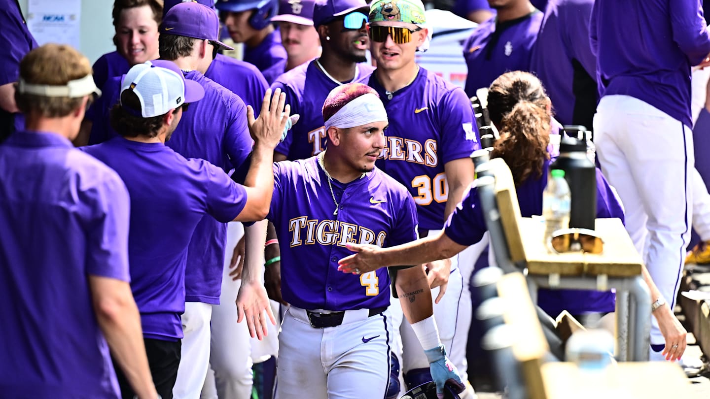 LSU Tops Arkansas in College World Series Opener