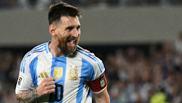 Messi celebró tres goles ante Bolivia 