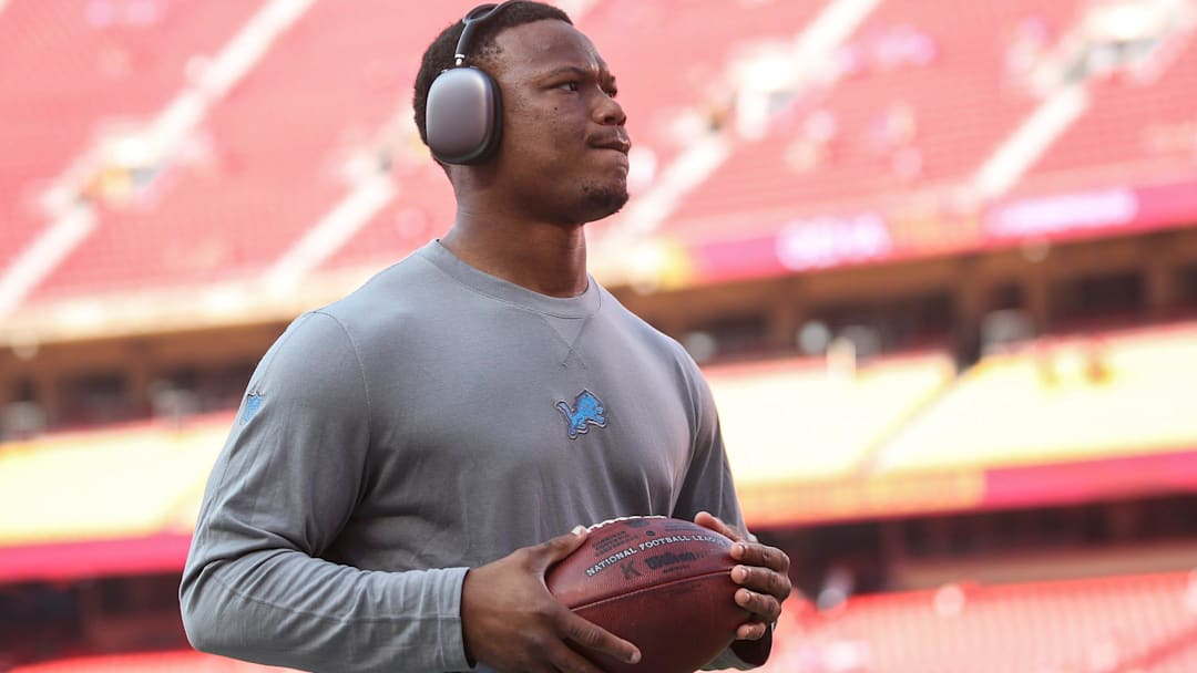 Detroit Lions running back David Montgomery (5) warms up ahead of the season opener against the Kansas City Chiefs at Arrowhead Stadium in Kansas City, Mo. on Thursday, Sept. 7, 2023.