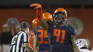 Sep 8, 2018; Champaign, IL, USA; Illinois Fighting Illini defensive lineman Jamal Woods (91)