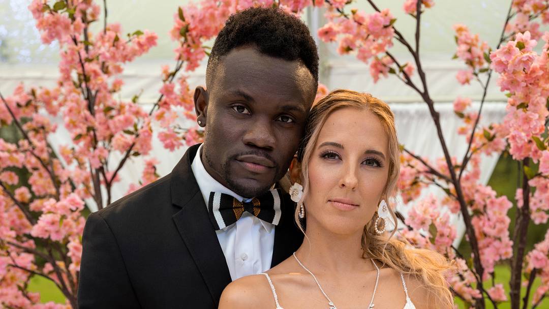 Love is Blind. (L to R) Kwame, Chelsea in episode 412 of Love is Blind. Cr. Scott Green/Netflix © 2023 Love is Blind. (L to R) Kwame, Chelsea in episode 412 of Love is Blind. Cr. Scott Green/Netflix © 2023