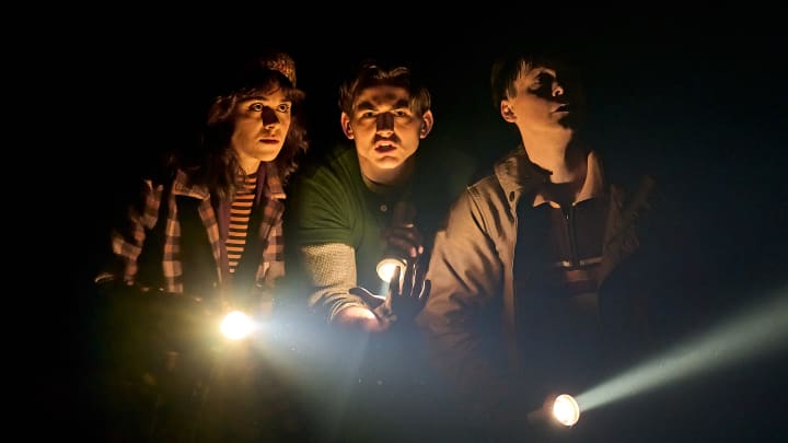 Isabella Pappas (Joyce Maldonado), Oscar Lloyd (James Hopper Jr), Christopher Buckley (Bob Newby) in Stranger Things: The First Shadow - photo by Manuel Harlan