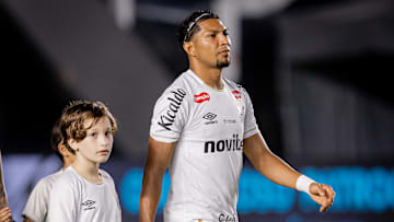 Rony pode reforçar o Santos na estreia da Sul-Americana Rony pode reforçar o Santos na estreia da Sul-Americana