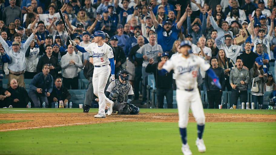 Freddie Freeman hits a walk-off grand slam in Game 1 of the 2024 World Series.