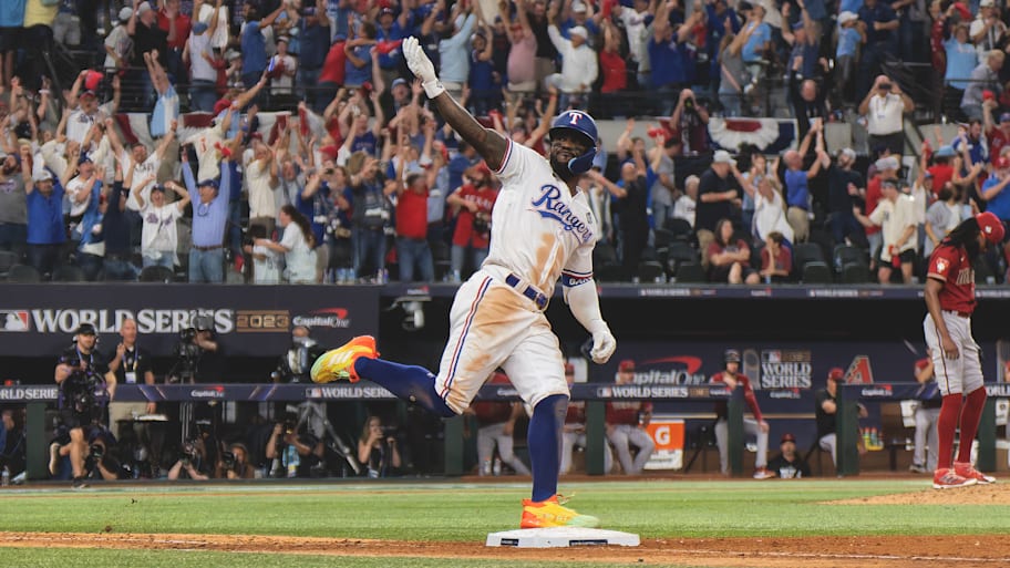 Rangers outfielder Adolis Garcia