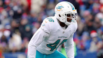 Miami Dolphins outside linebacker Neville Hewitt against the Buffalo Bills at New Era Field in 2016.