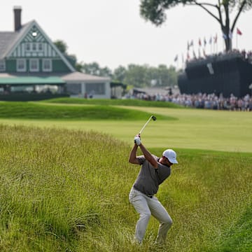 Scottie Scheffler opened with a 73 at Oakmont.