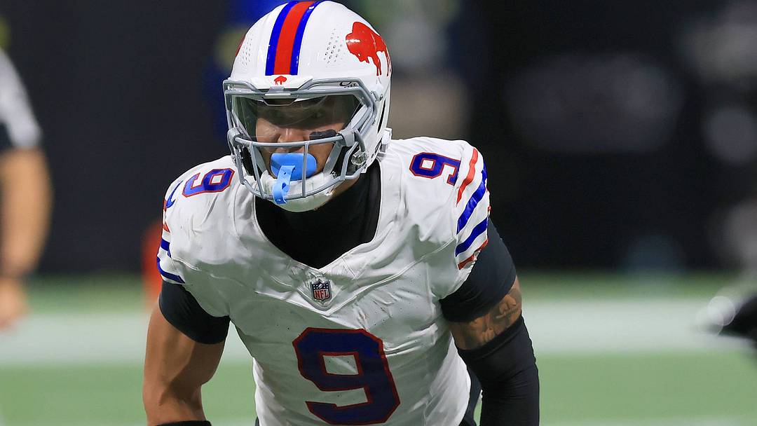 ATLANTA, GA - OCTOBER 13: Taylor Rapp (9) of the Buffalo Bills during the Monday night NFL, American Football Herren, USA football game between the Buffalo Bills and the Atlanta Falcons on October 13, 2025 at Mercedes-Benz Stadium in Atlanta, Georgia. 