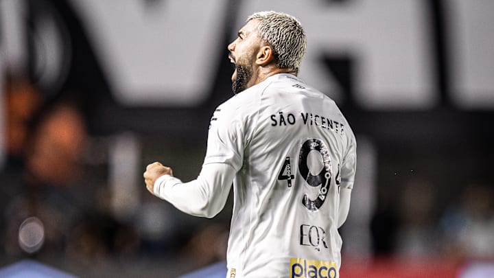 Gabigol marcou no clássico contra o Corinthians