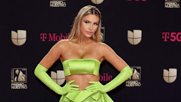 Lelé Pons durante la alfombra roja de Premios Lo Nuestro 2022