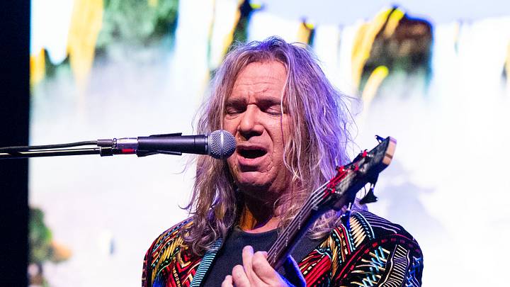 Yes perform at YouTube Theatre