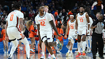 Mar 21, 2024; Omaha, NE, USA;  Illinois Fighting Illini forward Dain Dainja (42) reacts in the