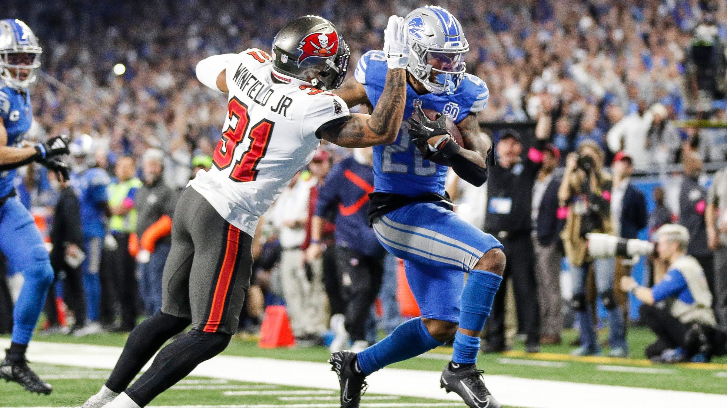 Detroit Lions running back Jahmyr Gibbs (26) runs for a touchdown against the Tampa Bay Buccaneers.