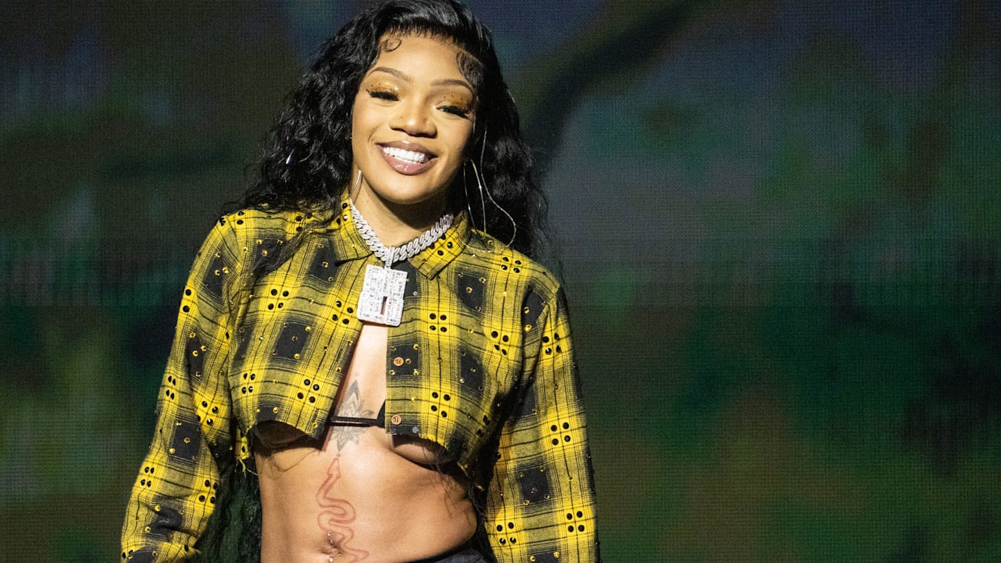 NBA 2K streamer Duke Dennis blushes after GloRilla shoots her shot in new song