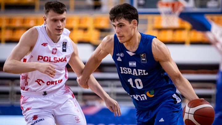 Israel's Omer Mayer vs. Poland in FIBA U20 EuroBasket