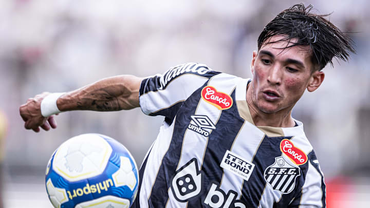 Laquintana estreou pelo Santos contra o Brusque