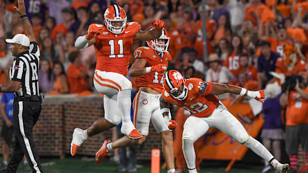 Grok predicts college football's playoff teams in 2025