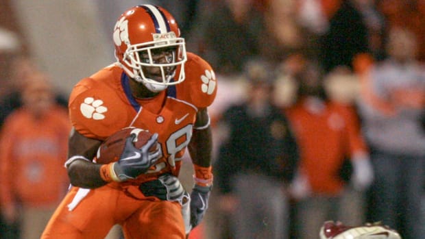 Clemson's CJ Spiller runs against Florida State in Memorial Stadium in 2009.