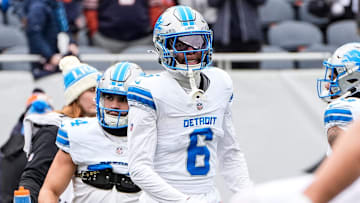 Detroit Lions safety Ifeatu Melifonwu (6) warms up before the game between Chicago Bears and Detroit Lions at Soldier Field in Chicago, Ill. on Sunday, Dec. 22, 2024.