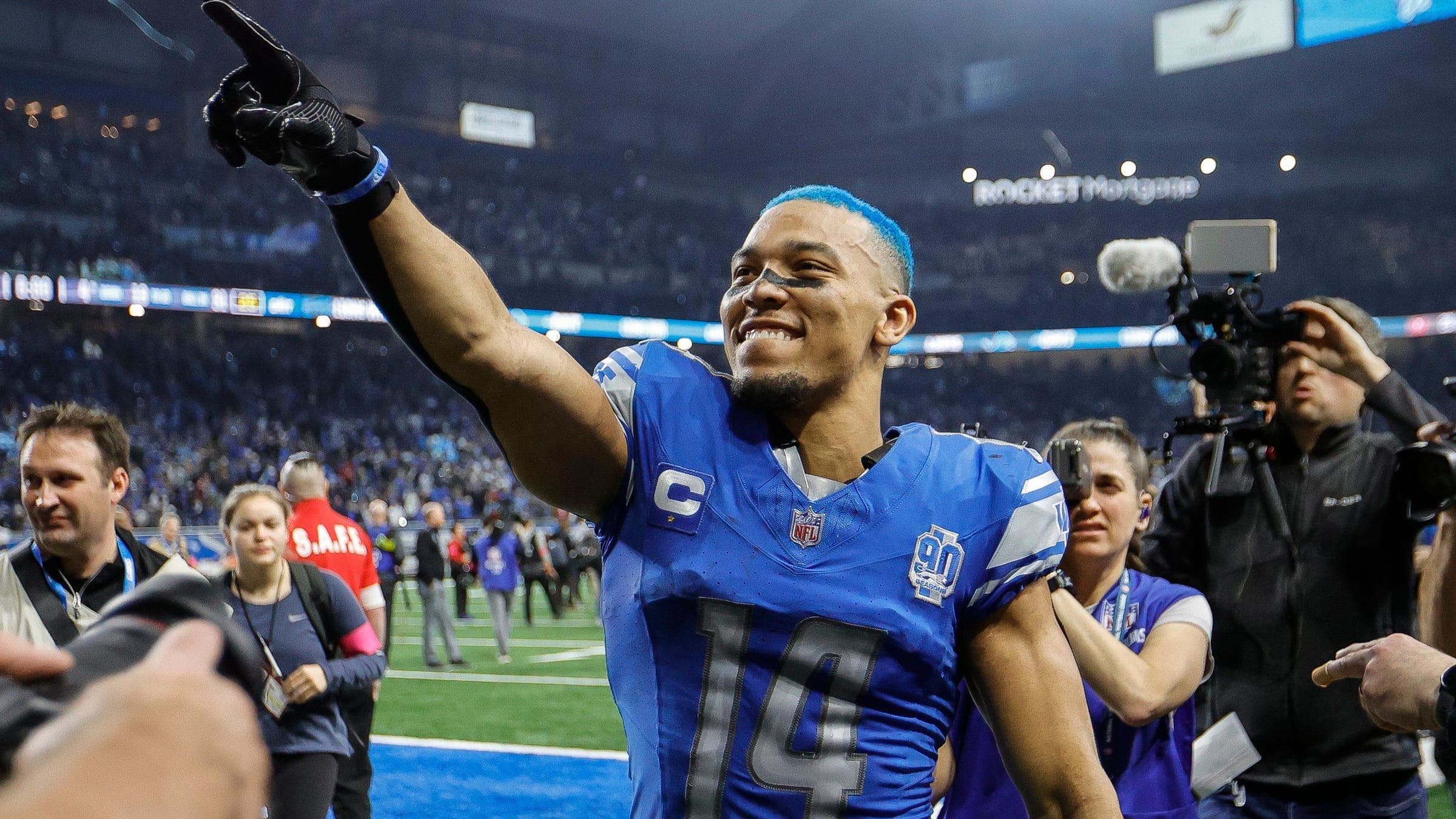 Lions Sign Star Wide Receiver Amon-Ra St. Brown to Massive Extension, per  Report