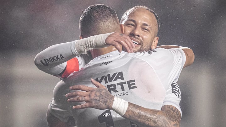 Neymar abriu o placar para o Santos em Cariacica Neymar abriu o placar para o Santos em Cariacica