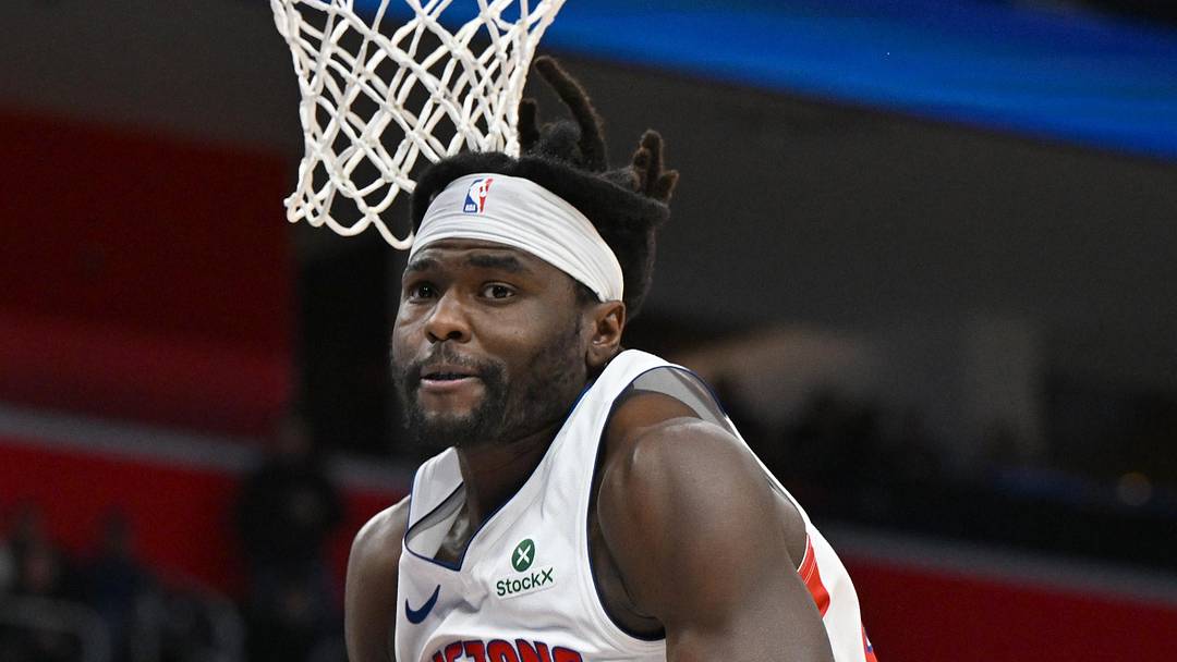 Nov 5, 2025; Detroit, Michigan, USA; Detroit Pistons forward Isaiah Stewart (28) pulls down a rebound against the Utah Jazz in the first quarter at Little Caesars Arena. Mandatory Credit: Lon Horwedel-Imagn Images Nov 5, 2025; Detroit, Michigan, USA; Detroit Pistons forward Isaiah Stewart (28) pulls down a rebound against the Utah Jazz in the first quarter at Little Caesars Arena. Mandatory Credit: Lon Horwedel-Imagn Images
