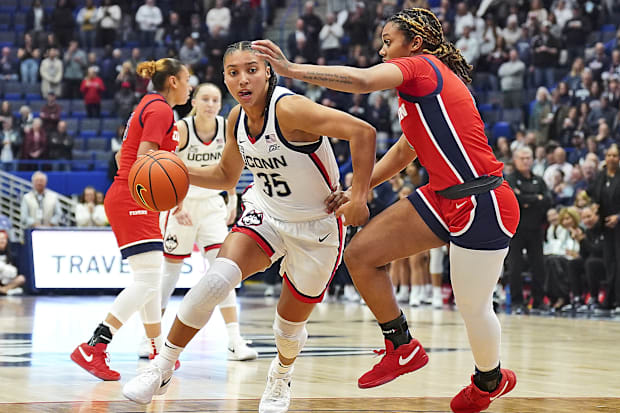 Azzi Fudd will pair with Bueckers to create a formidable backcourt.