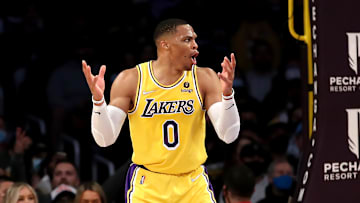 Russell Westbrook no jugó los minutos finales