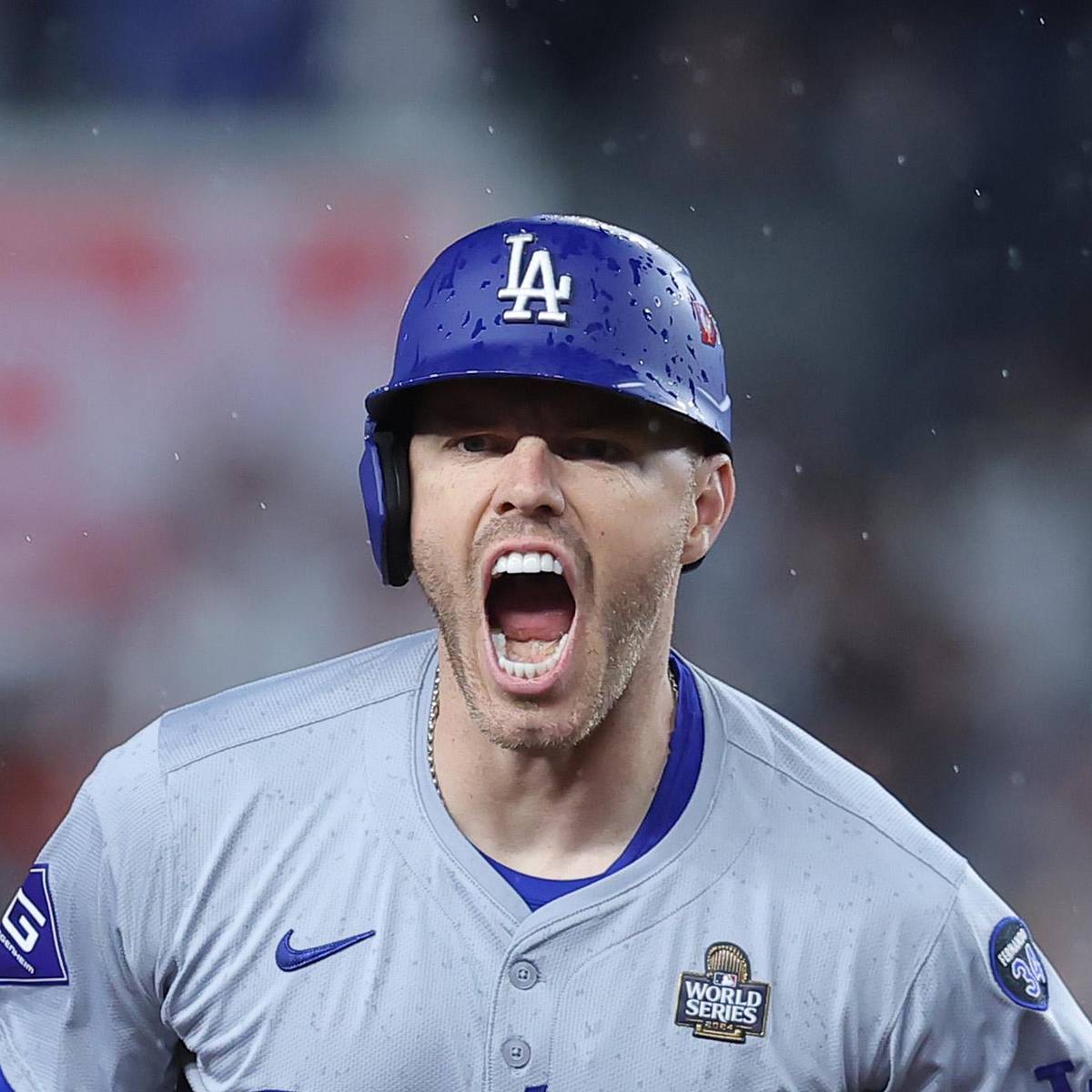 Freddie Freeman cries uncontrollably about saving his dad as kid in ESPN  interview