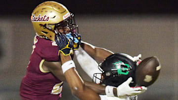 Carl Jenkins Jr., a 2025 4-star wide receiver who visited Syracuse football and had SU in his top 6, de-commits from UCF. 