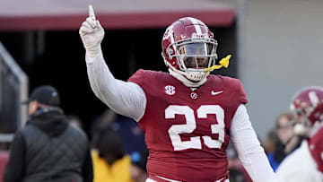 Alabama Crimson Tide defensive lineman James Smith (23)