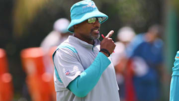 Miami Dolphins defensive coordinator Anthony Weaver
