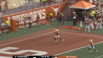 Ryan Wingo scored on Texas’s first play from scrimmage vs. Vanderbilt on a swing pass from Arch Manning.