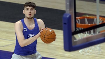 Jan 19, 2021; Pittsburgh, Pennsylvania, USA;  Duke Blue Devils forward Matt Hurt (21) warms up before playing the Pittsburgh Panthers at the Petersen Events Center. Mandatory Credit: Charles LeClaire-Imagn Images