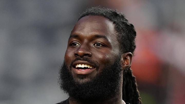 Las Vegas Raiders tight end Ian Thomas practices before the game.