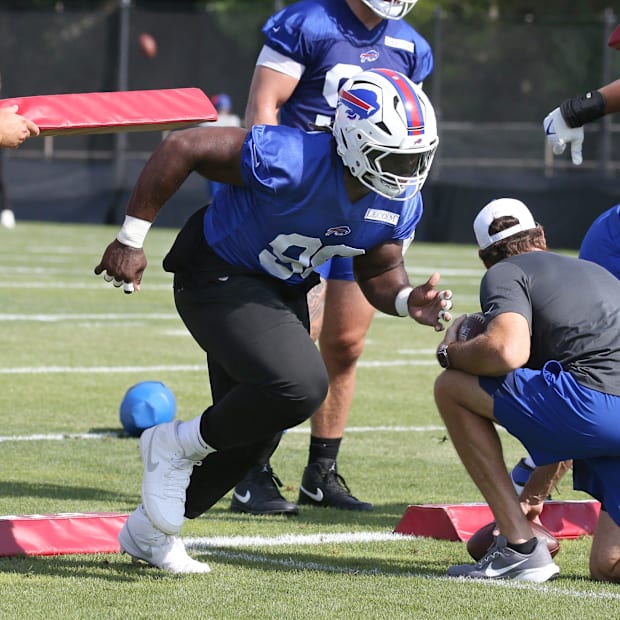 Buffalo Bills defensive linemen Larry Ogunjobi