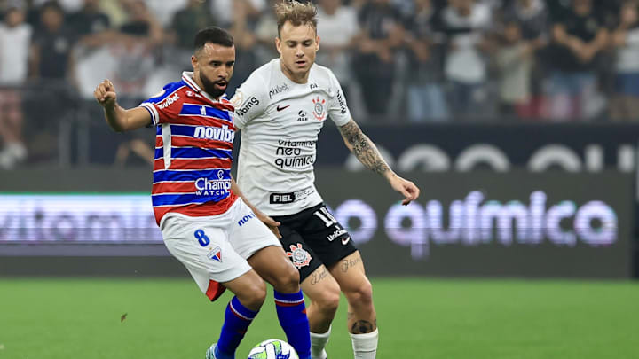 Róger Guedes e Caio Alexandre foram decisivos no jogo