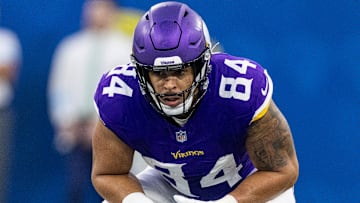 Minnesota Vikings TE Josh Oliver