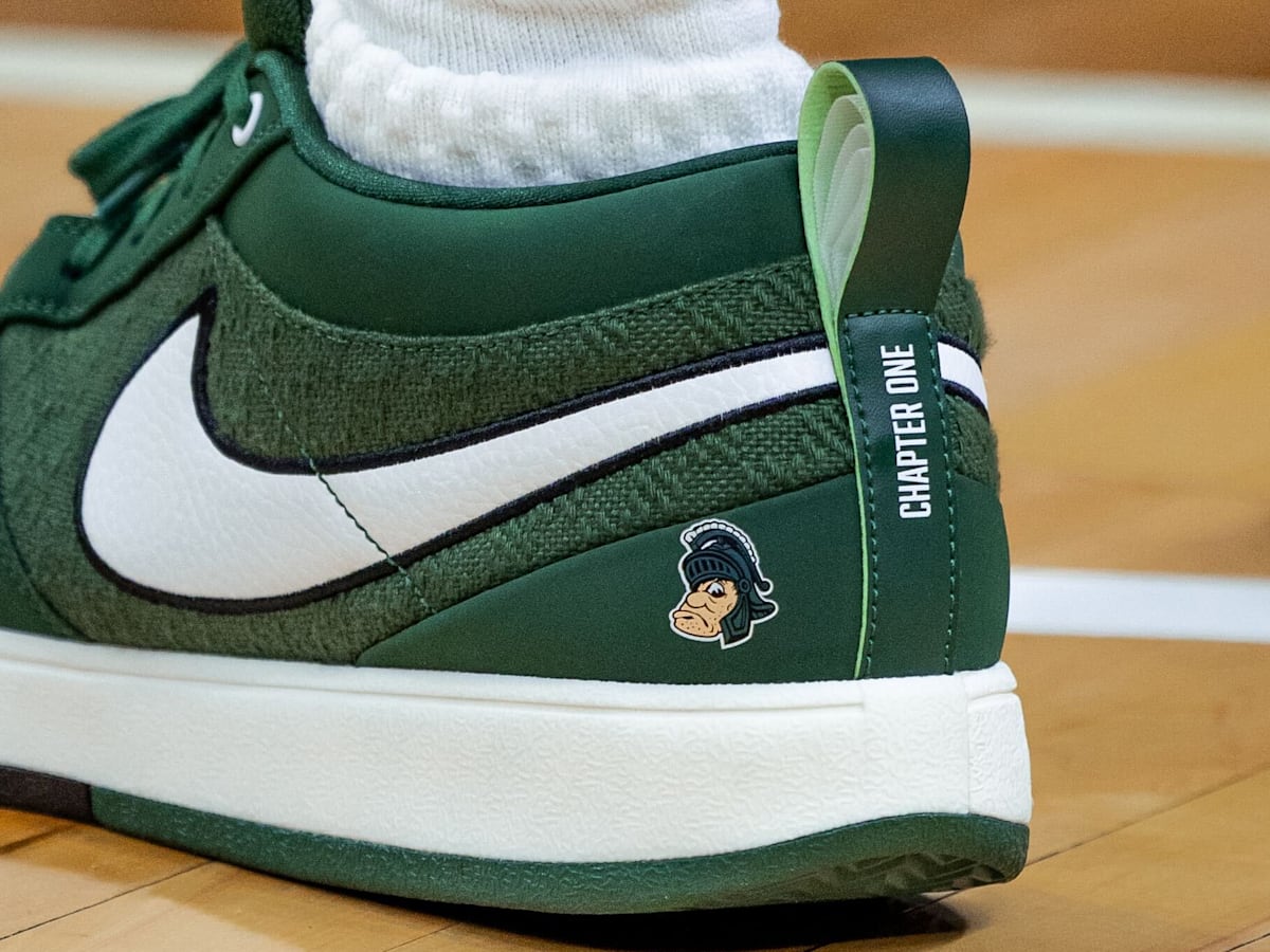 Devin Booker Debuts Nike Book 1 Michigan State Against Detroit